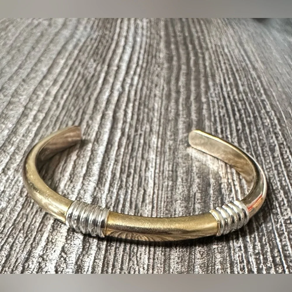 AVON Vintage Gorgeous Gold Tone and silver Marlboro Wristcuff Bracelet. - Picture 1 of 3